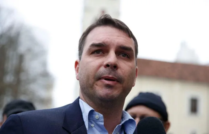 PGR defende que Supremo mantenha foro privilegiado de Flávio Bolsonaro no caso das 'rachadinhas'