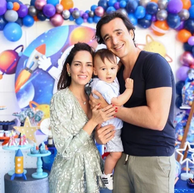 Marilia Queiroz e Did Machado assopram primeira velinha do filho Hugo