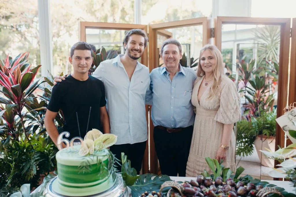 Ivens Dias Branco Júnior celebra seus 60 anos em família