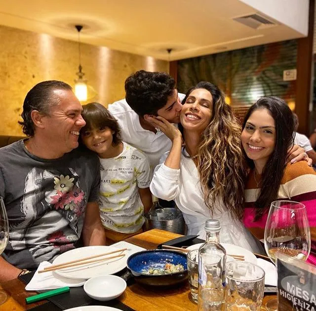 Synara e Cláudio Leal comemoram aniversário do filho Yuri