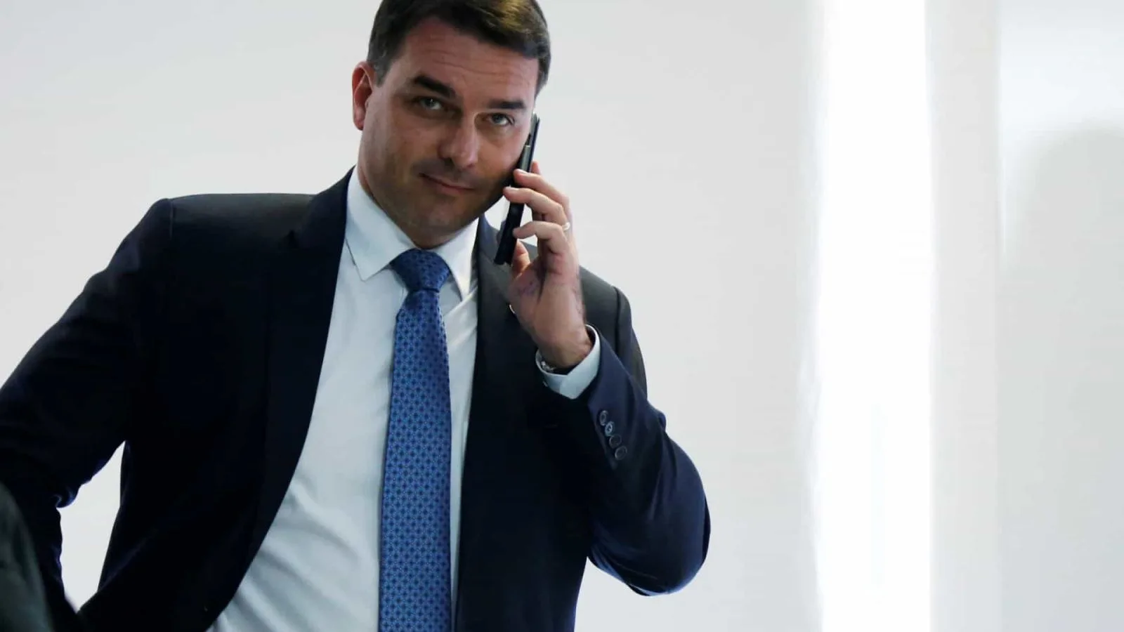 Procurador pede providências à PGR após ver crime de desobediência de Flávio Bolsonaro