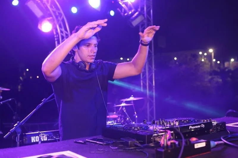 Primeiro dia da 2ª edição do Al Mare tem pool party e apresentação de DJ Rodrigo Bastos