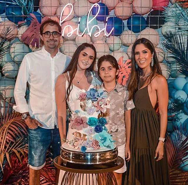 Manoela e Pedro de Castro brindam os 15 anos da filha Maria Beatriz