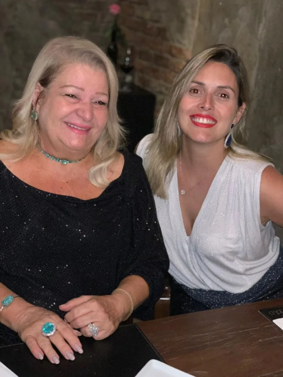 Lúcia e Luanna Simões Pereira inauguram seu luxuoso salão Adoria