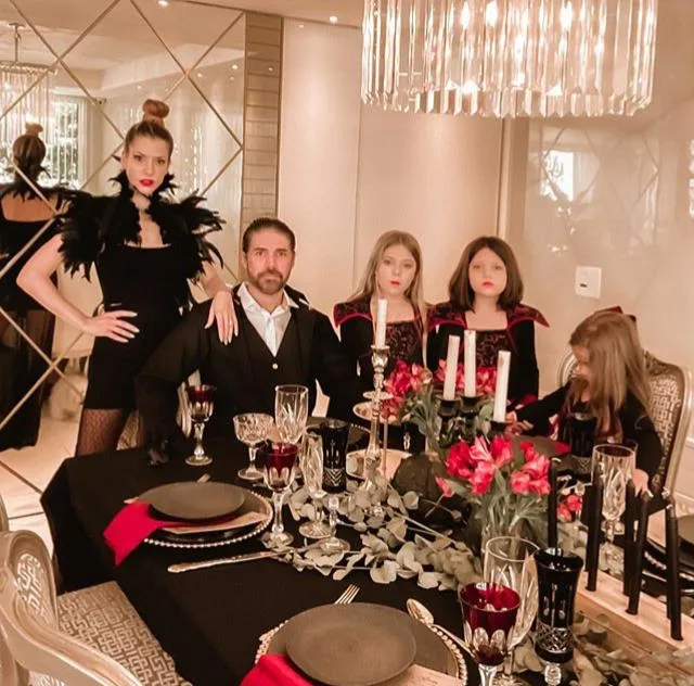 Anna Cláudia e Leonardo Brasil promovem o tradicional Halloween
