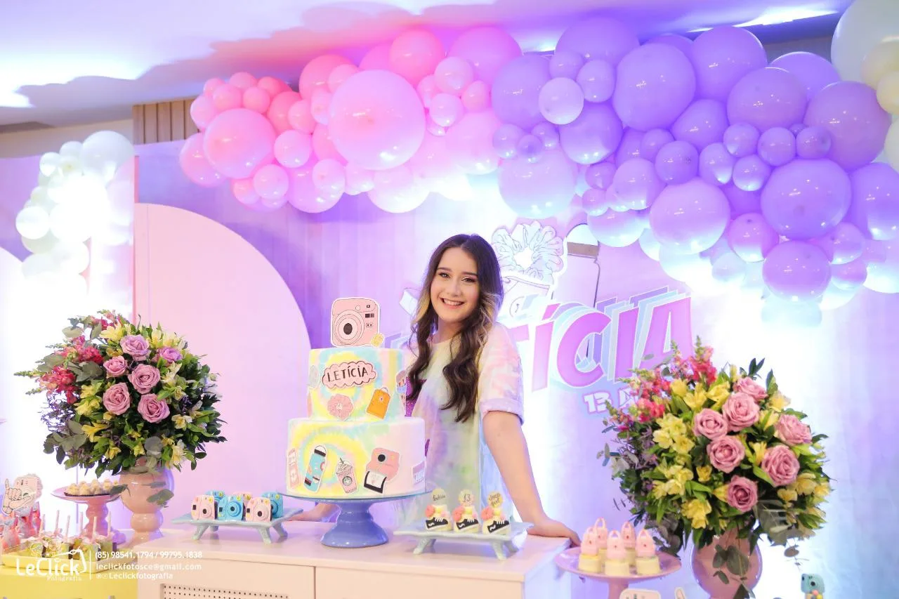 Letícia Lima completa 13 anos e ganha festa na temática Tie Dye