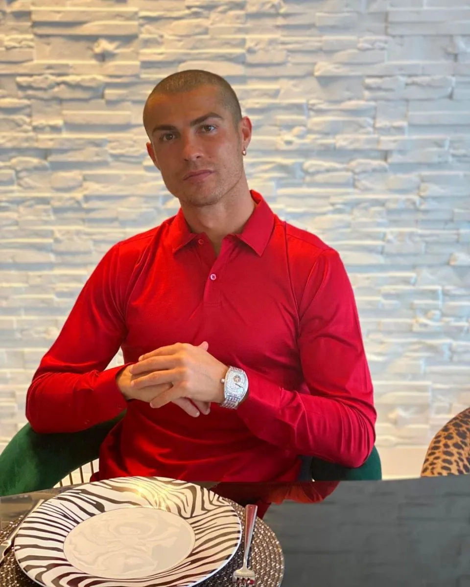 Cristiano Ronaldo volta aos campos com gols após afastamento por Covid-19