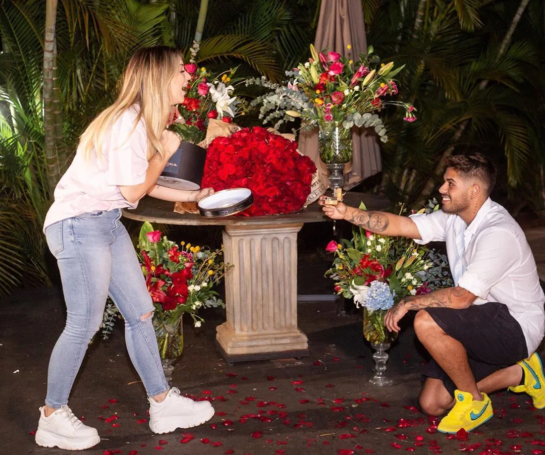 Cantor sertanejo Zé Felipe pede Virgínia Fonseca em casamento