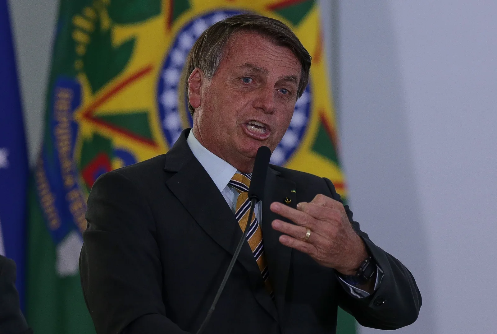 Bolsonaro indica tenente-coronel para diretoria da Anvisa