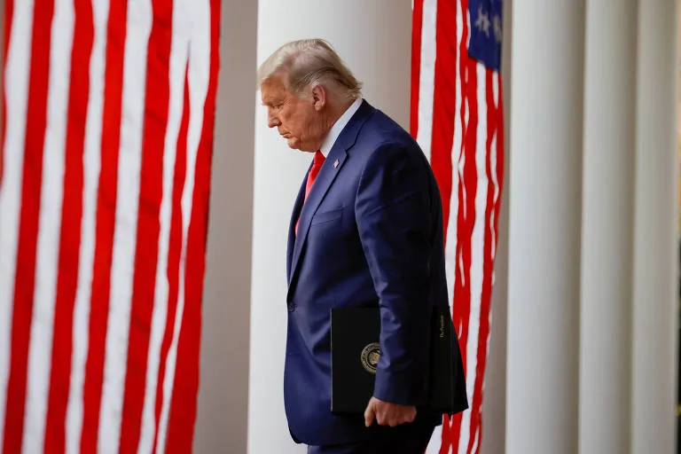 Trump reconhece vitória de Biden pela primeira vez mas volta atrás pouco depois