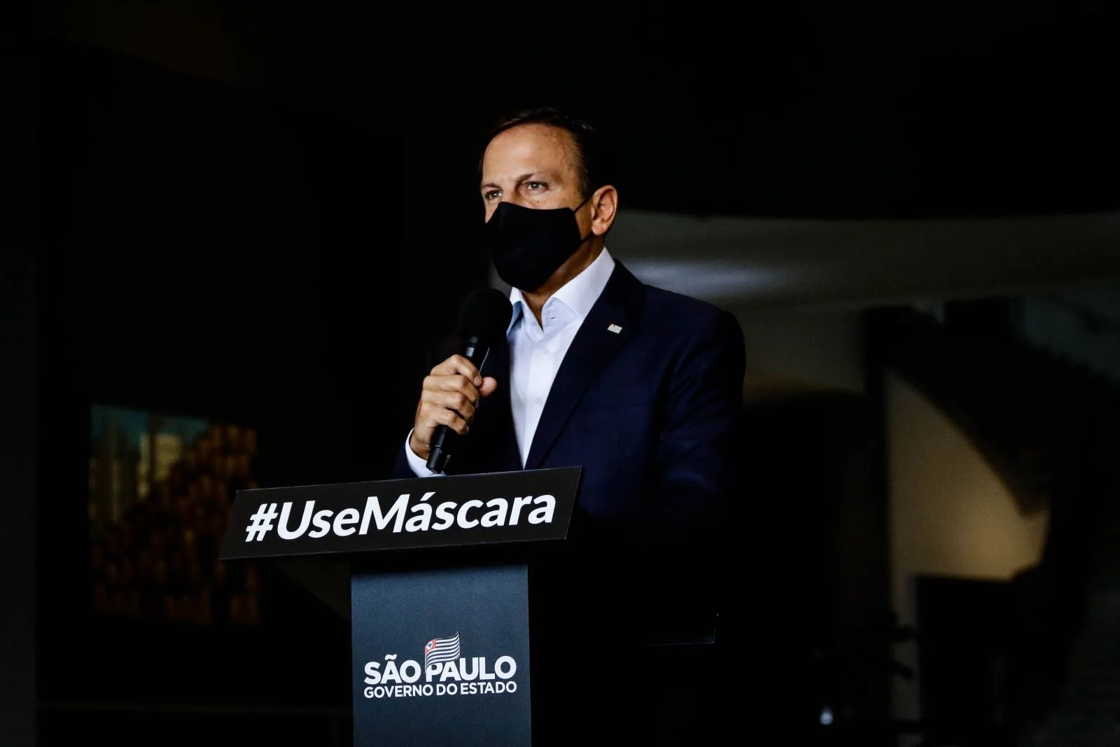 Em SP, internações por Covid-19 sobem 18% e governo suspende avanços à fase verde