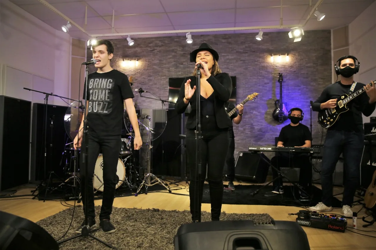 Duetos e Fisk promovem Especial Live Michael Jackson