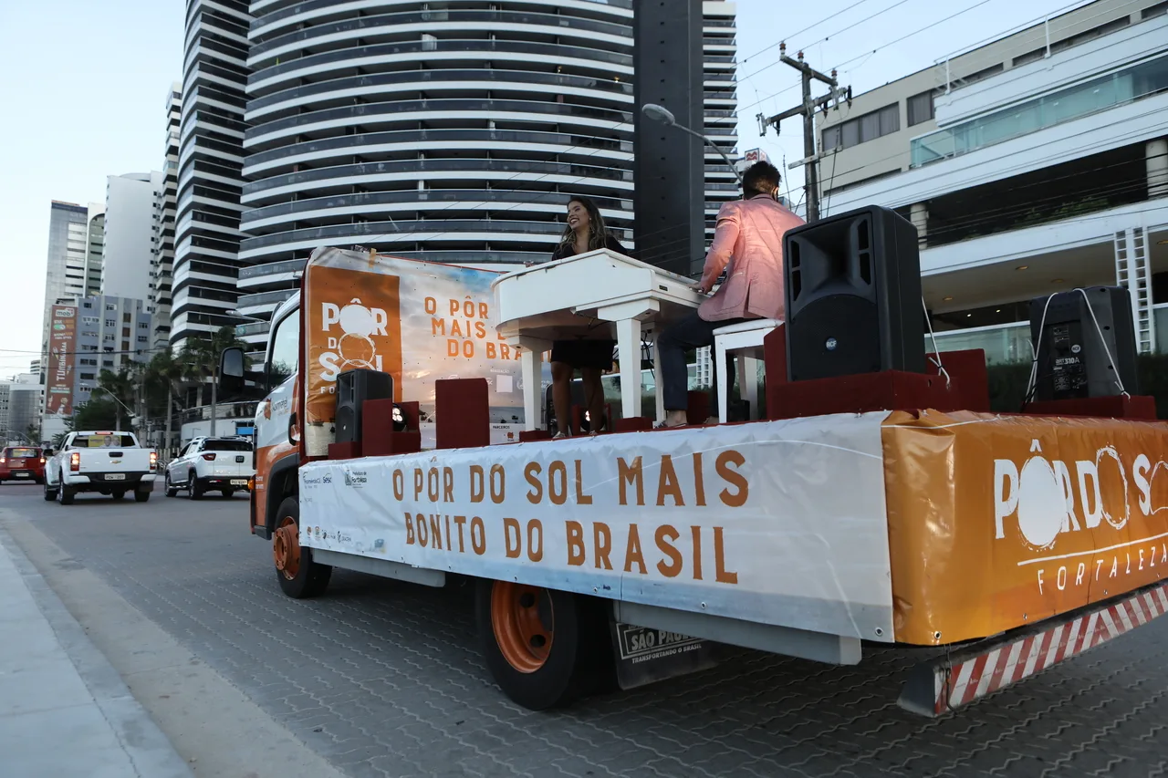 Projeto Pôr do Sol convida Bruno Calça, Philipe Dantas e Juliana Barreto neste domingo