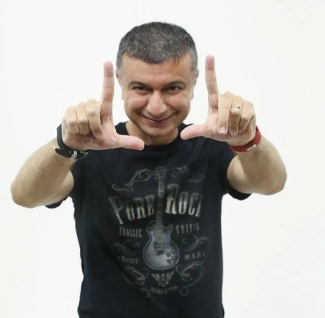 Sábado é dia de Holiday Disco Club