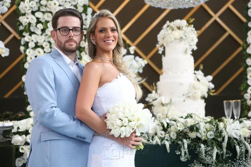 Mariana Dafonte e Felipe Bezerra tornam-se marido e mulher