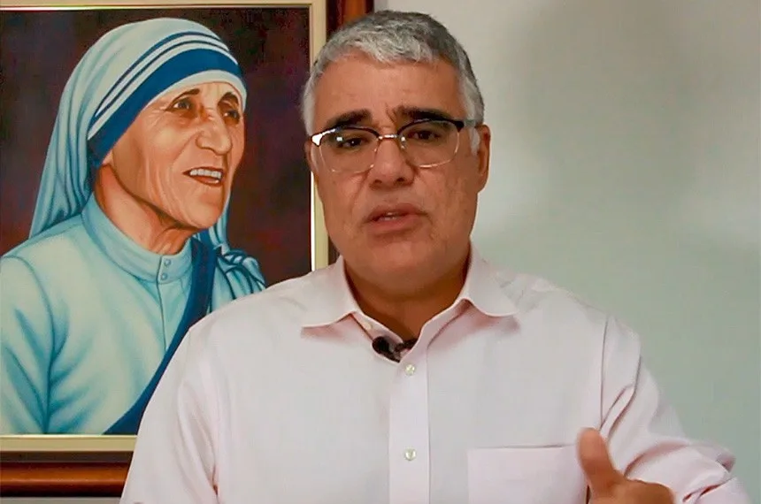 Girão convoca cristãos para bater oligarquia dos Ferreira Gomes em Fortaleza