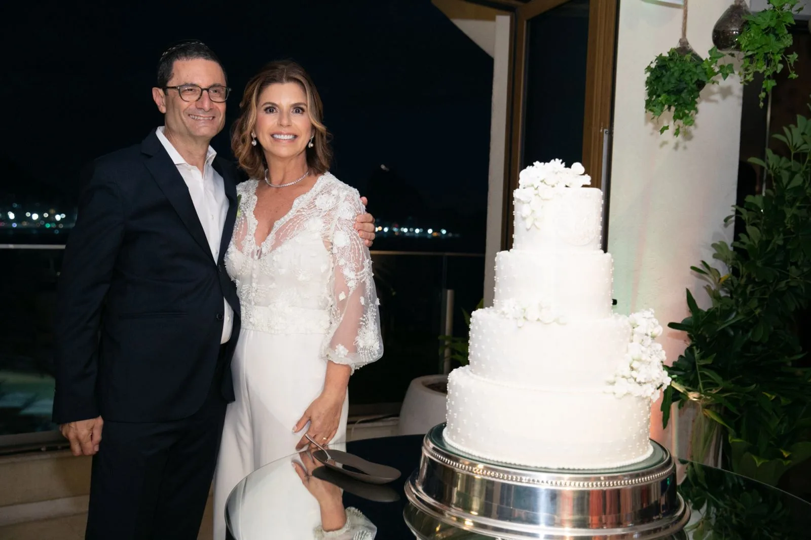 Henrique Szapiro e Raquel Verri casam no Hotel Fairmont em Copacabana