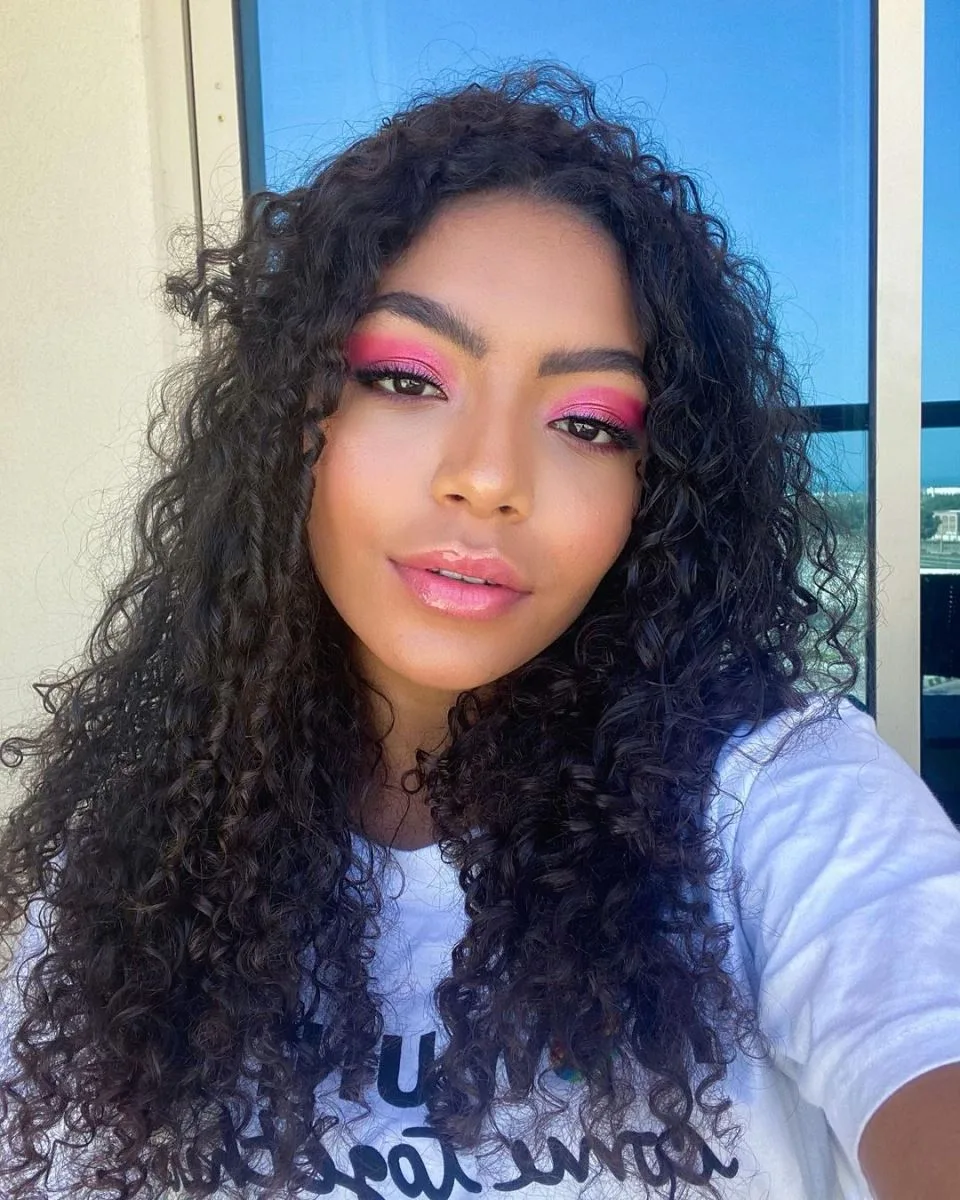 Any Gabrielly, do Now United, ganha processo e deve receber R$ 70 mil do Twitter