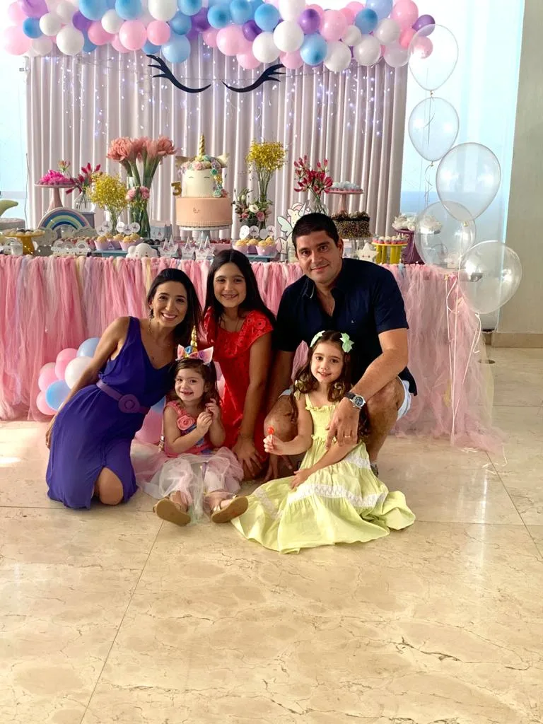 Renata e Leonardo Marinho comemoram 3 anos da filha Olívia