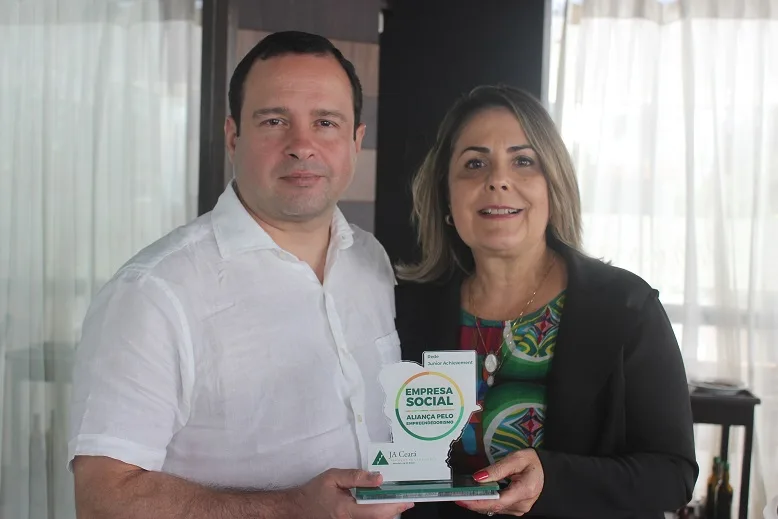 Junior Achievement Ceará celebra 15 anos durante almoço