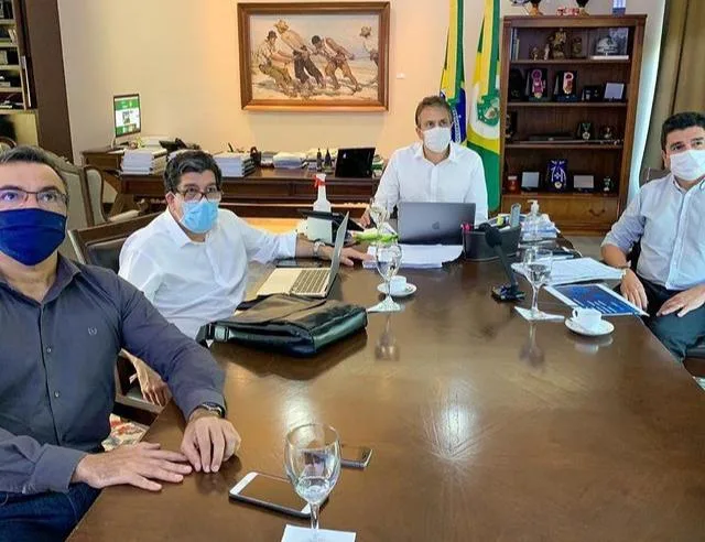 Camilo Santana prorroga validade do decreto estadual com mudanças