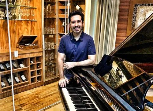 Projeto Pôr do Sol Fortaleza convida tenor Ricardo Máximo para concerto natalino virtual
