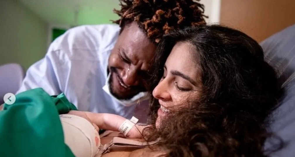 David Junior e Yasmin Garcez anunciam o nascimento da filha, Amora