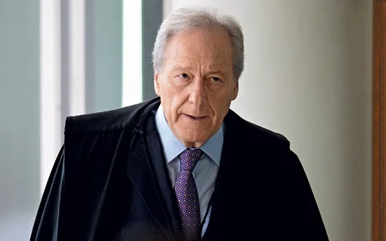 Lewandowski dá prazo de 48h para Saude informar data de início e término da vacinação contra a Covid