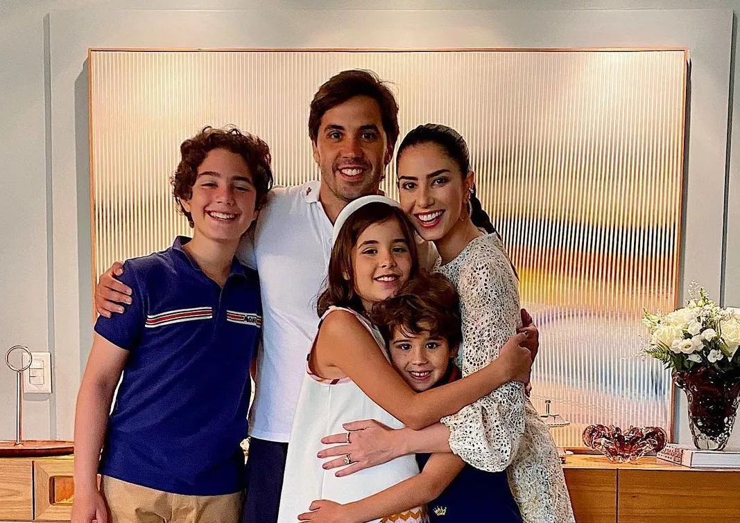 Nicole Pinheiro arma almoço para o marido Netinho Bayde