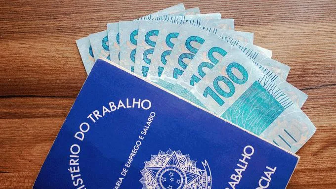 Governo prevê salário mínimo de R$ 1.088 em 2021