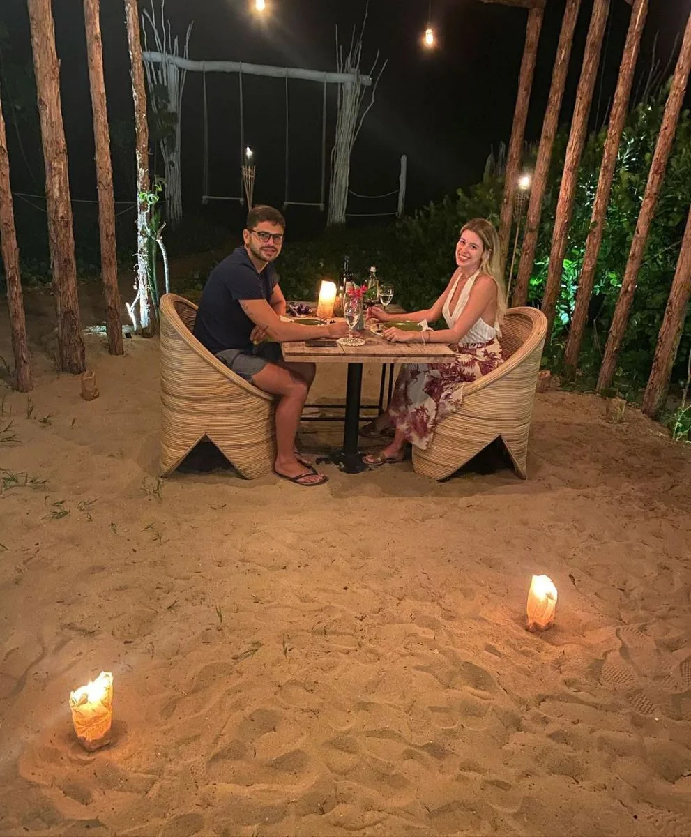 Isabela Franklin e Ivan Bezerra Neto brindam seis anos de casados