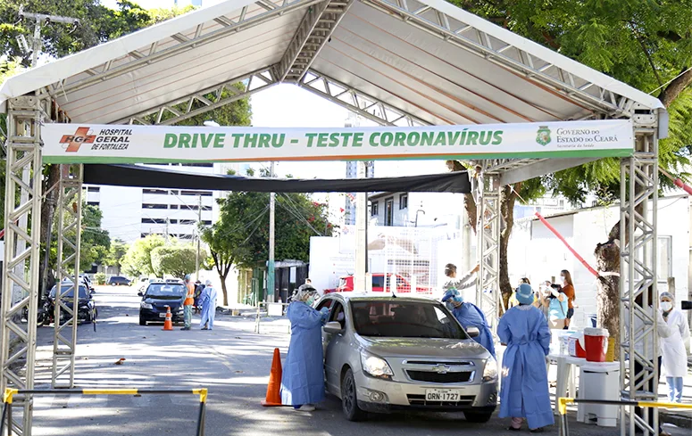 Casos confirmados de coronavírus em Fortaleza diminuem, mas média segue alta
