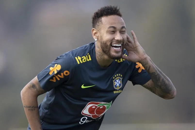 Ministério Público notifica Neymar e pede esclarecimentos sobre festa de Réveillon