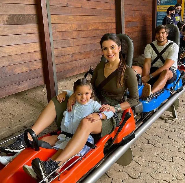 Camila Nogueira e Rômulo Leite se despedem de 2020 com muita diversão