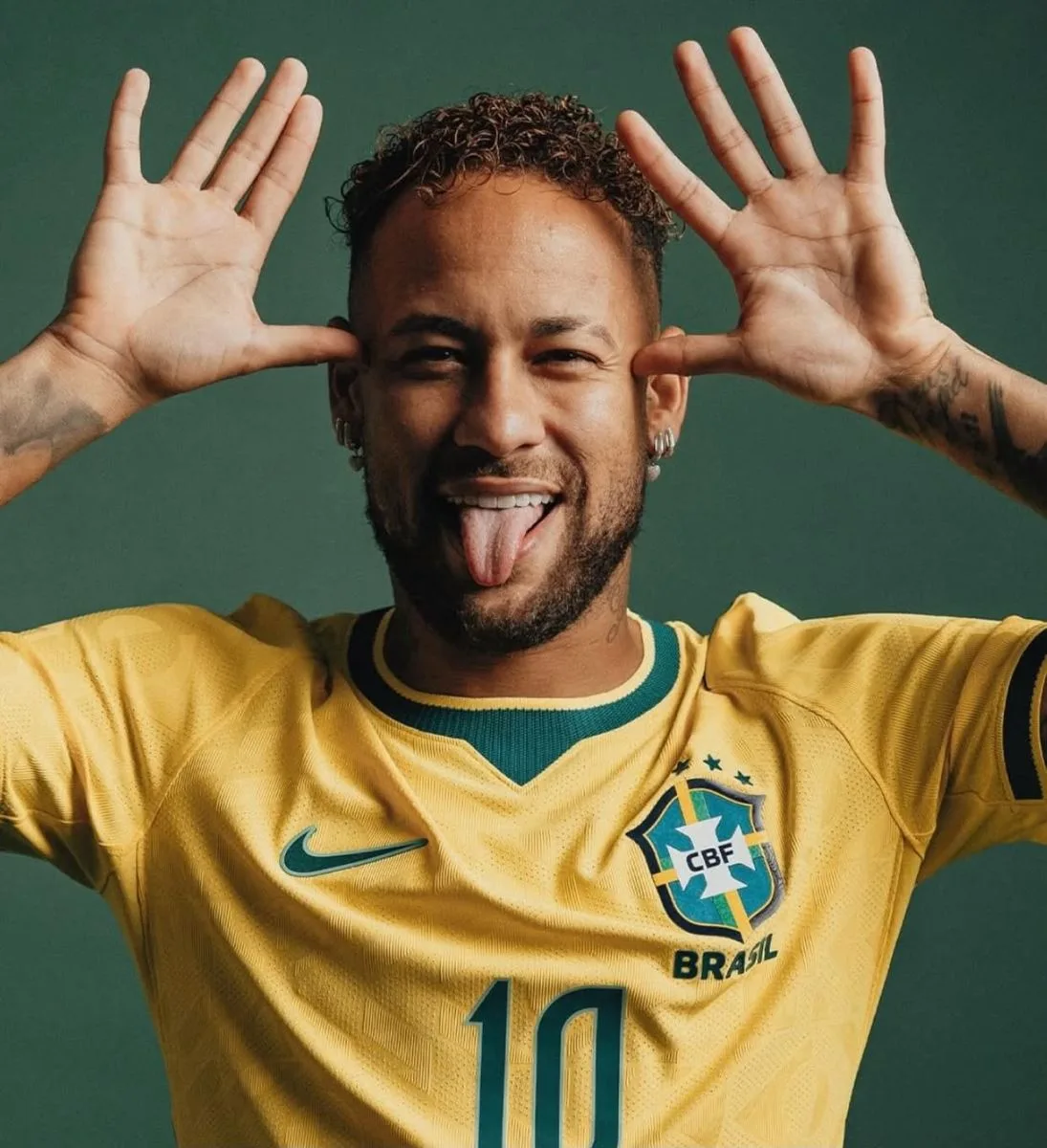 "Alegria de uns", diz Neymar após deixar Brasil e retornar à França