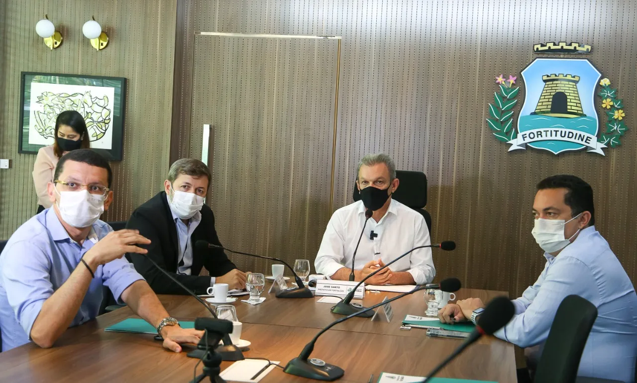 Sarto empossa secretários da Prefeitura de Fortaleza em cerimônia virtual
