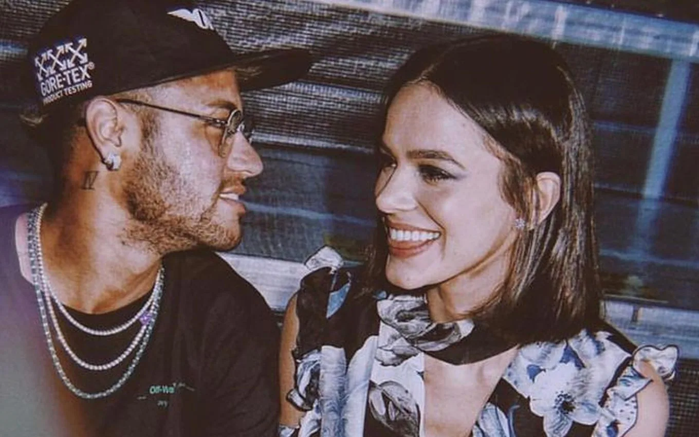 Neymar desarquiva fotos com Bruna Marquezine no Instagram e fãs pedem volta do casal