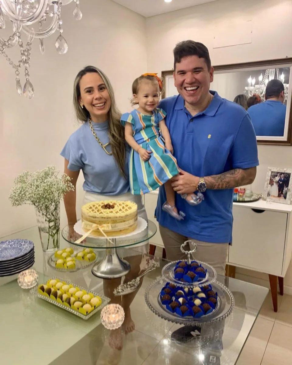 Léo Capibaribe festeja troca de idade em família