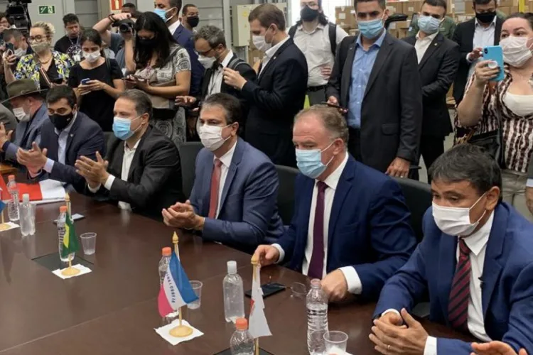 Camilo participa de evento para receber 220 mil doses de Coronavac; vacinação começa nesta segunda