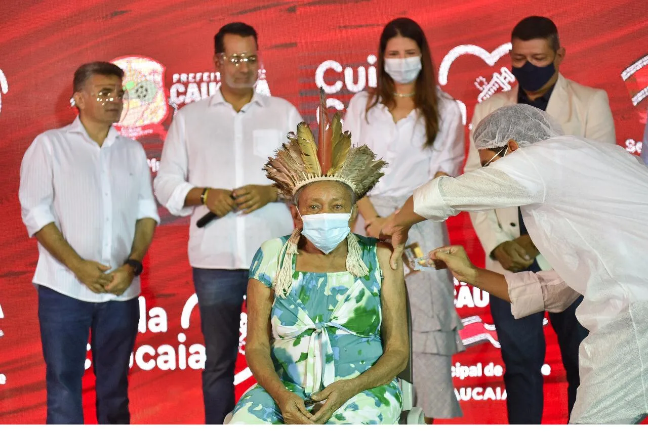 Indígenas e profissionais de saúde foram os primeiros vacinados contra a Covid-19 em Caucaia