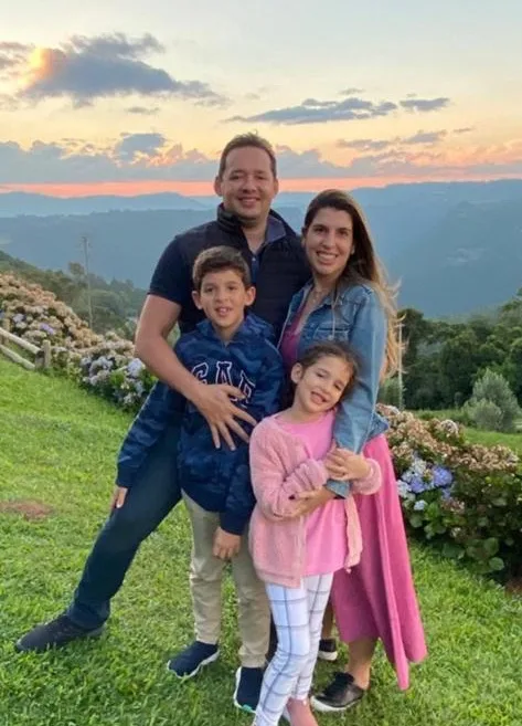 Luana Recamonde e Danniel Oliveira curtem dias em Gramado