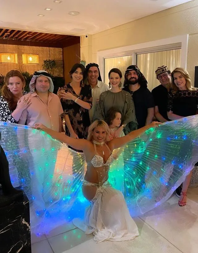 Paulinha Sampaio e Felipe Rocha armam uma noite árabe