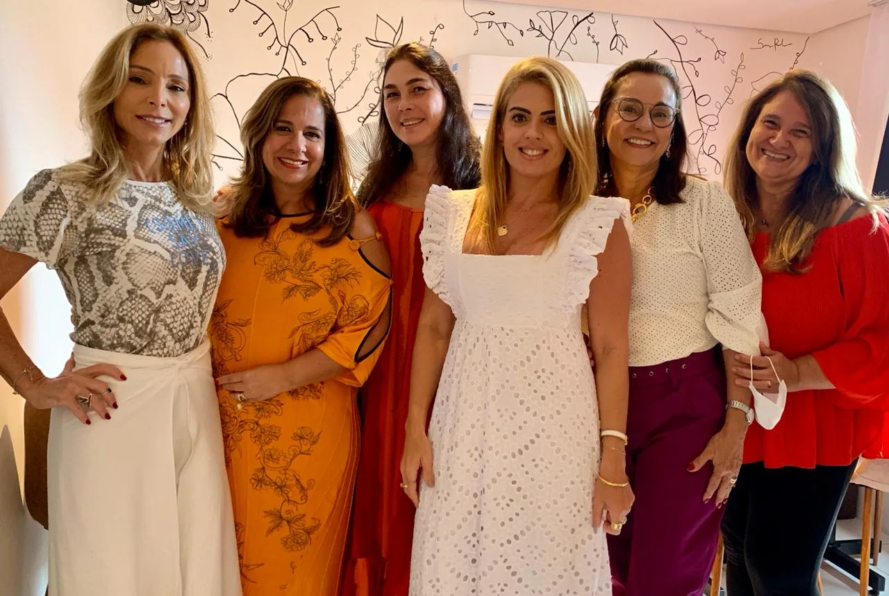 Letícia Studart ganha os parabéns em mais uma comemoração
