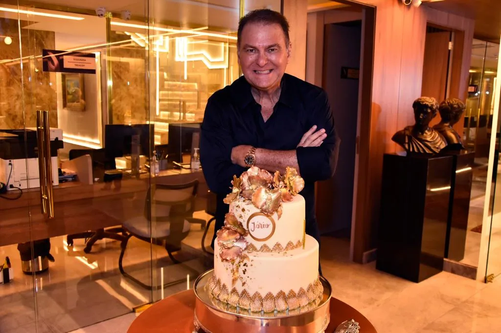 Jório da Escóssia celebra aniversário na Jório Conceito