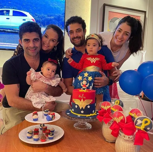 Mila Ary e Guilherme Becco festejam 10 meses da filha Bela
