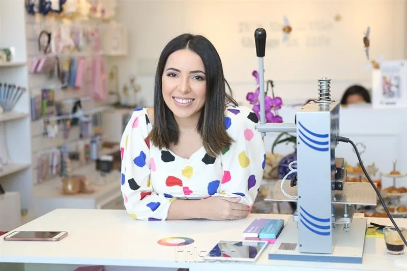 Monique Benevides promove Outlet em pop-up