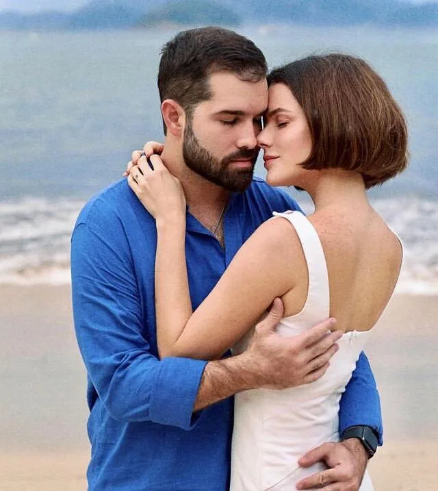Paulinha Sampaio e Felipe Rocha curtem dias de amor e relax