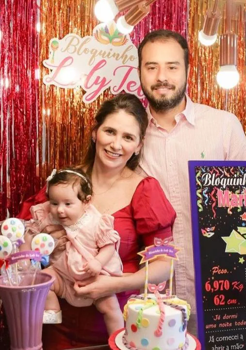 Nathália da Escóssia e Oswaldo Duarte comemoram três meses da Maria Thereza