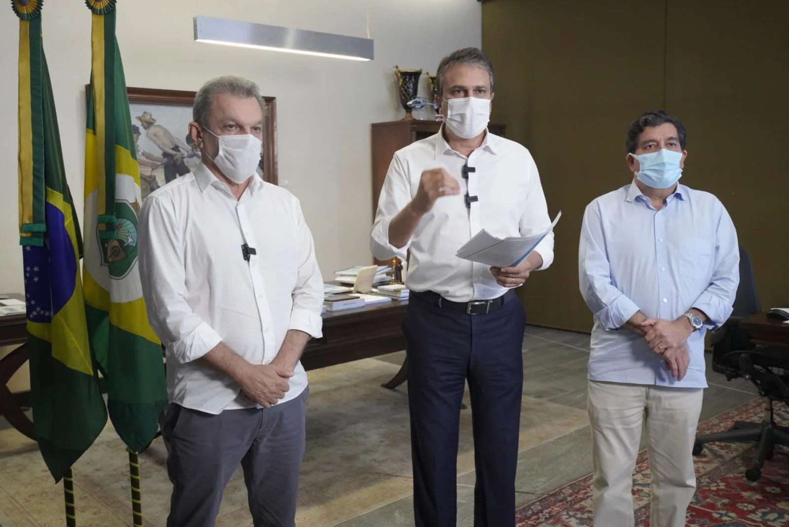 Camilo decreta toque de recolher, suspende aulas presenciais e fecha espaços públicos no Ceará