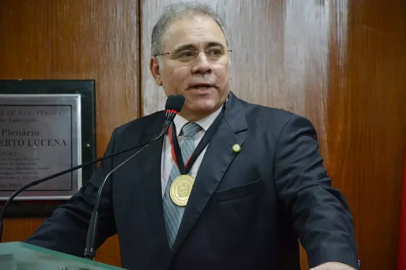 Marcelo Queiroga substitui Pazuello e será 4° ministro da Saúde de Bolsonaro